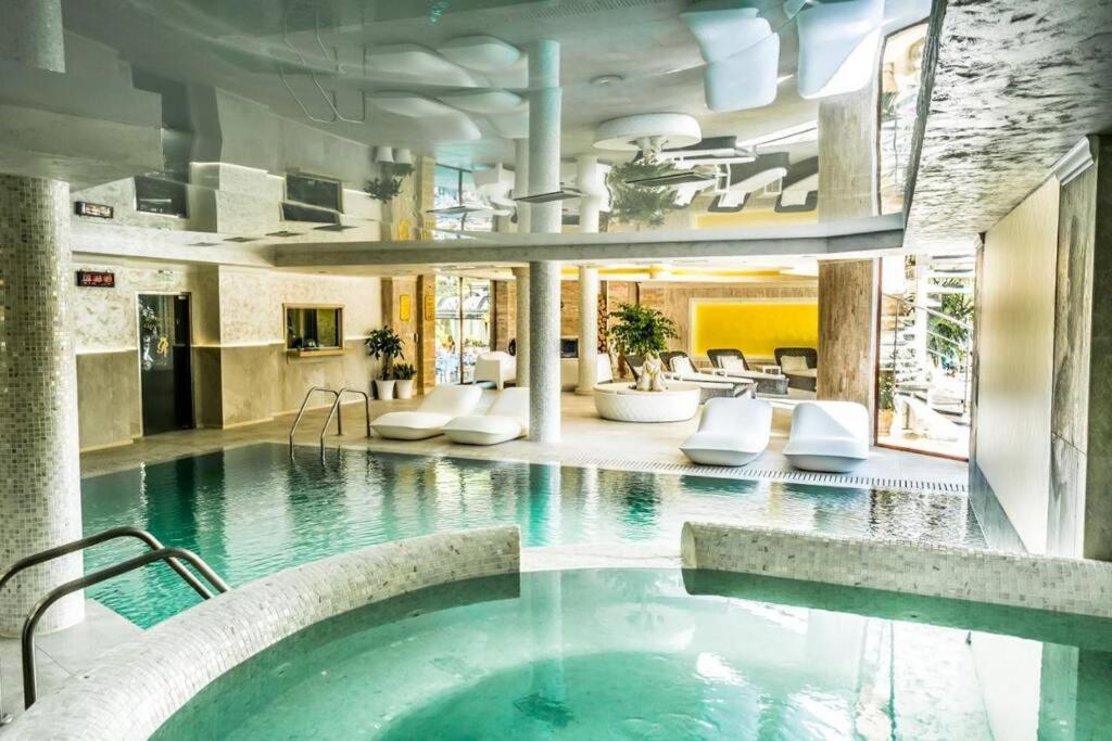 Luxury Apartment 'Rich' 벨린그래드 외부 사진
