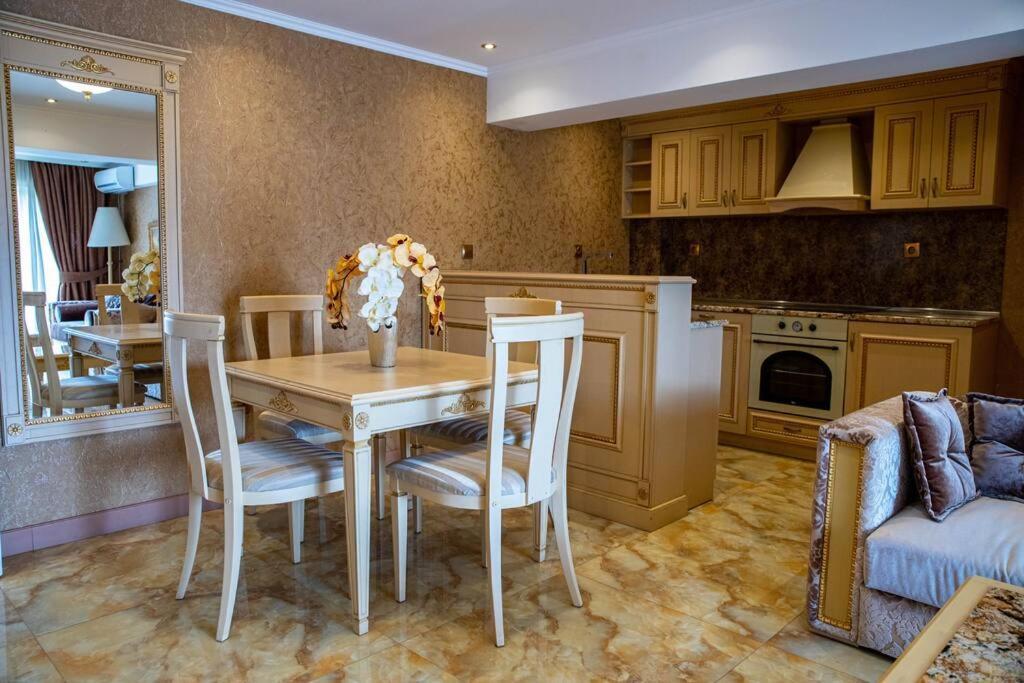 Luxury Apartment 'Rich' 벨린그래드 외부 사진